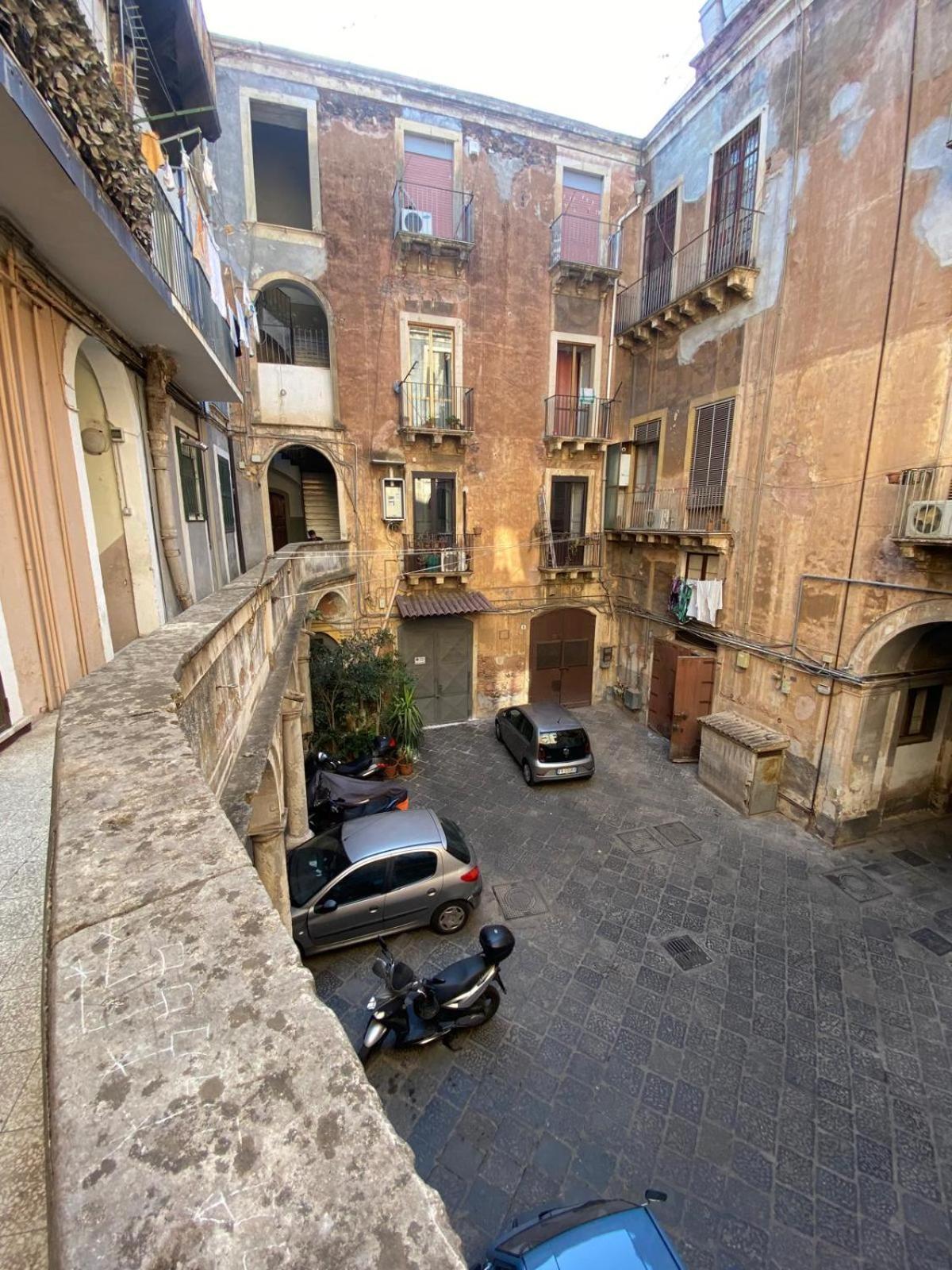 Ciuri Tuttu L'Annu Rooms Catania Ngoại thất bức ảnh